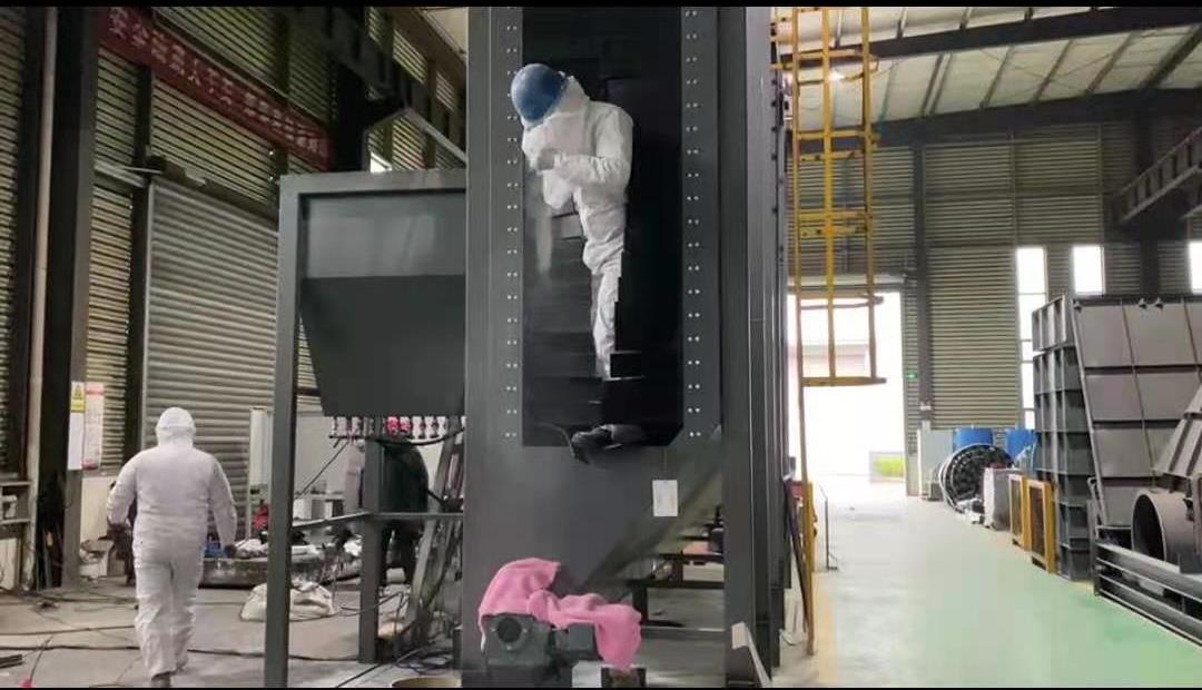 高端拋丸機(jī)、拋丸設(shè)備廠(chǎng)內(nèi)景展示